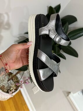 Vionic Mar Sandal 8.5